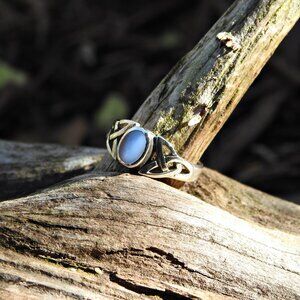 925 Sterling Silver Genuine Blue Moonstone Ladies Ring Size 3.75
